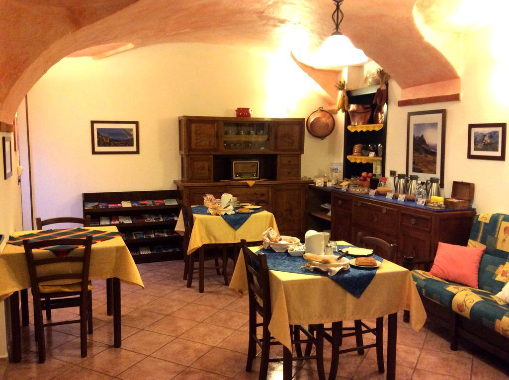 L'Antico Borgo Rooms Rental Caprie Exteriör bild