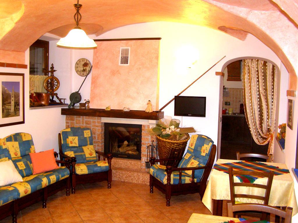 L'Antico Borgo Rooms Rental Caprie Exteriör bild