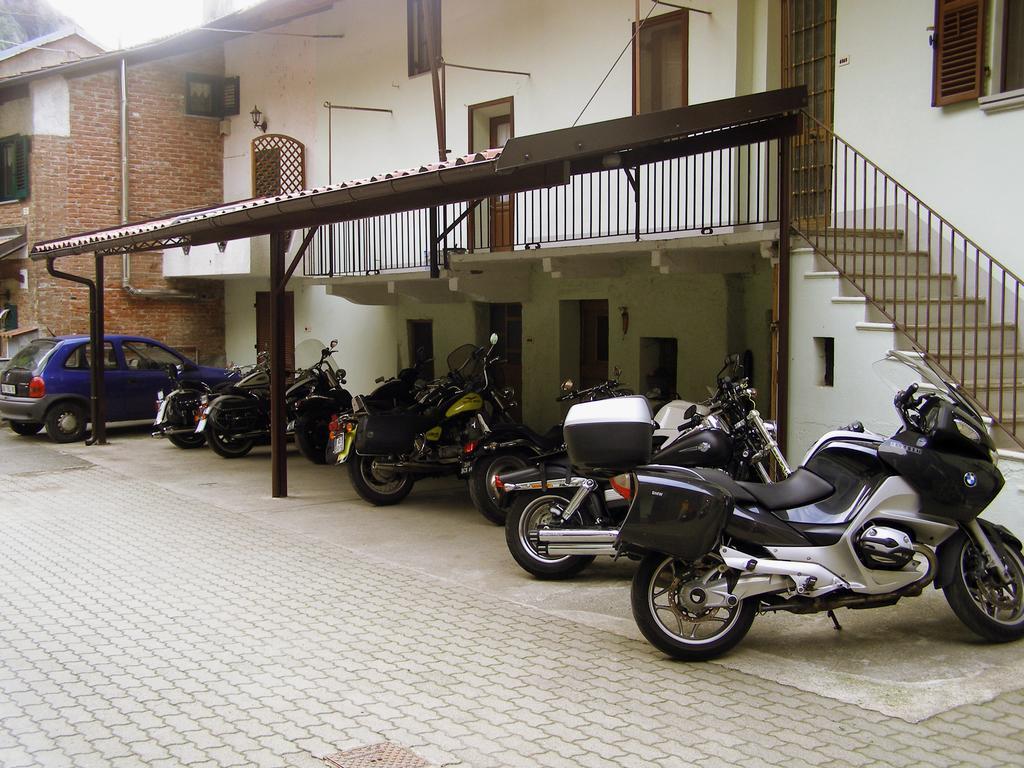 L'Antico Borgo Rooms Rental Caprie Exteriör bild