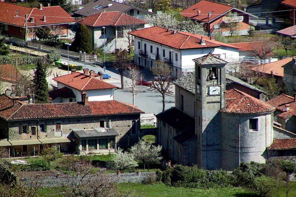 L'Antico Borgo Rooms Rental Caprie Exteriör bild