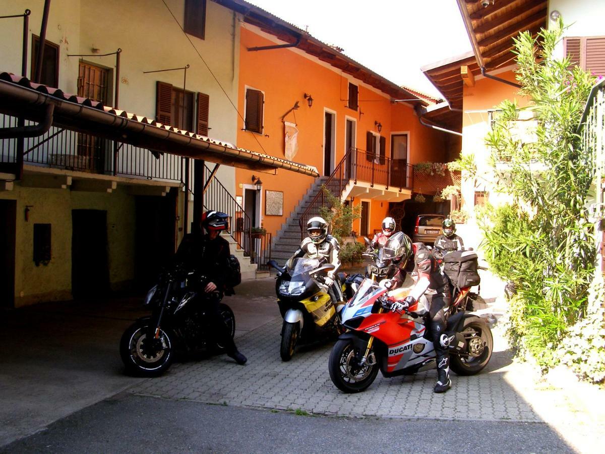 L'Antico Borgo Rooms Rental Caprie Exteriör bild